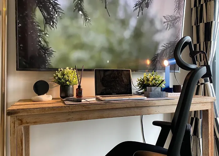 Modern-design 45 Sqm - Ultra Fast Wifi - Ekamai Apartment Bangkok